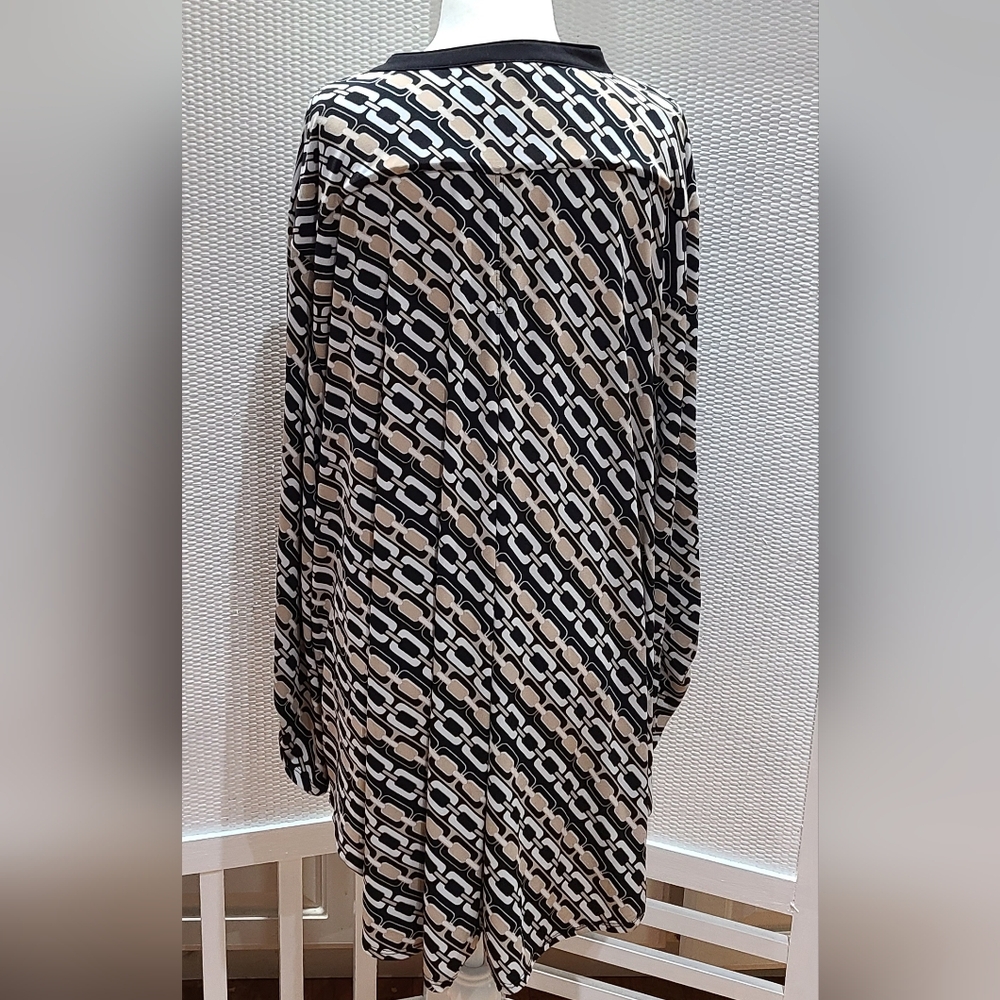 Est 1946 Size 26/28W Black and Cream Geometric Tunic Top - Picture 2 of 2